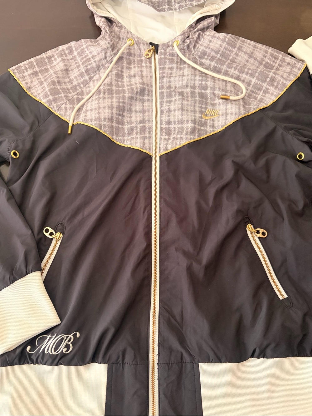 ✨ 2008 MARRIED TO THE MOB X NIKE WMNS WIND JKT - LARGE Friends & Family✨ OOAK!!